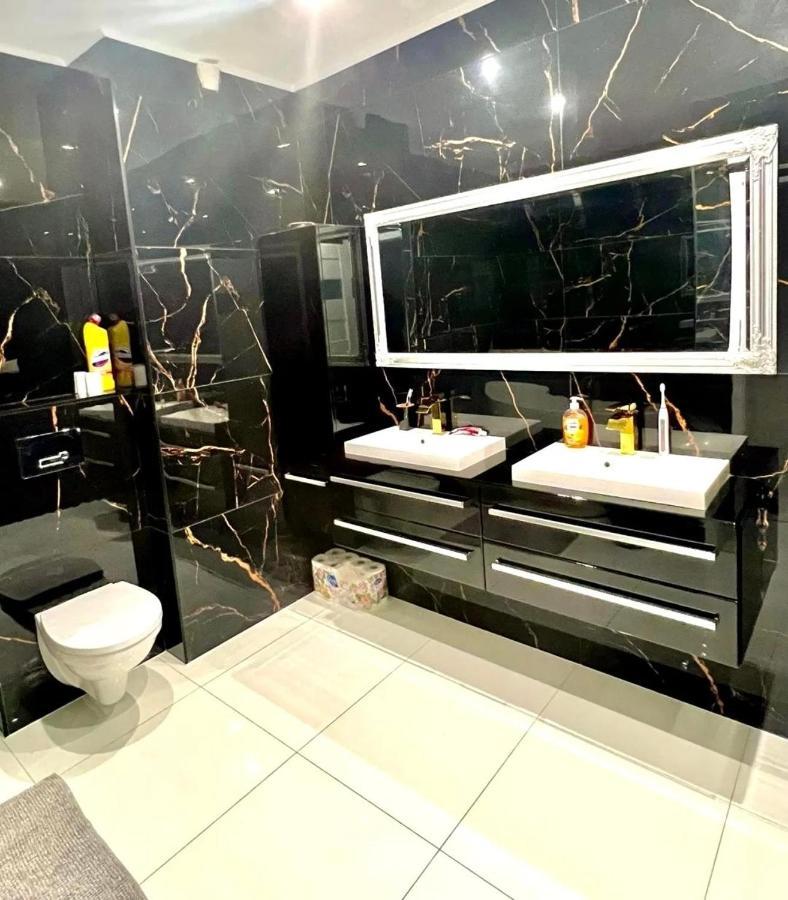 Skyview Apartament Apartman Przemyśl Kültér fotó